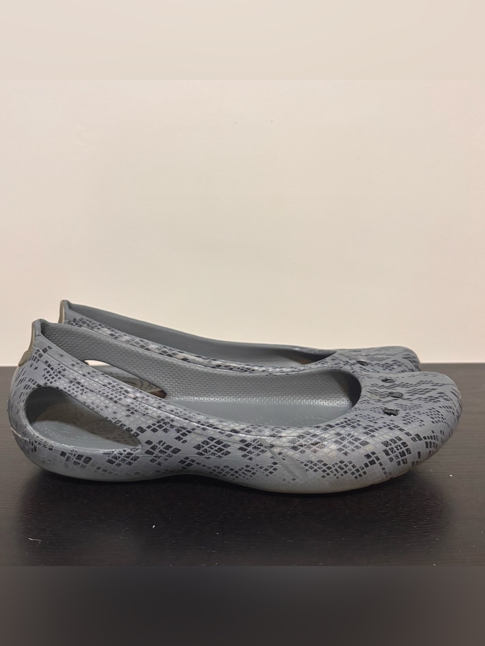 CROCS Kadee Gray Snakeskin Slip-On Ballet Flats | Wms Sz 9
